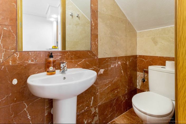 Image No.17-2 Bed Townhouse for sale