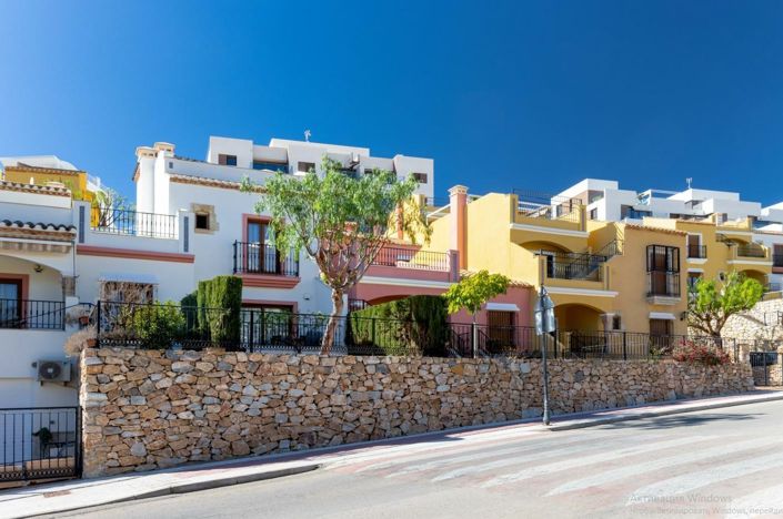 Image No.2-2 Bed Townhouse for sale