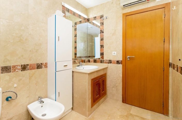 Image No.19-2 Bed Townhouse for sale