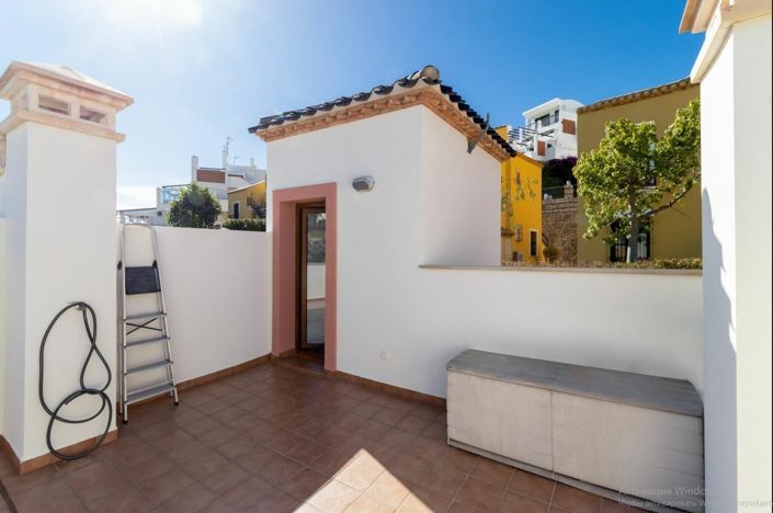 Image No.23-2 Bed Townhouse for sale