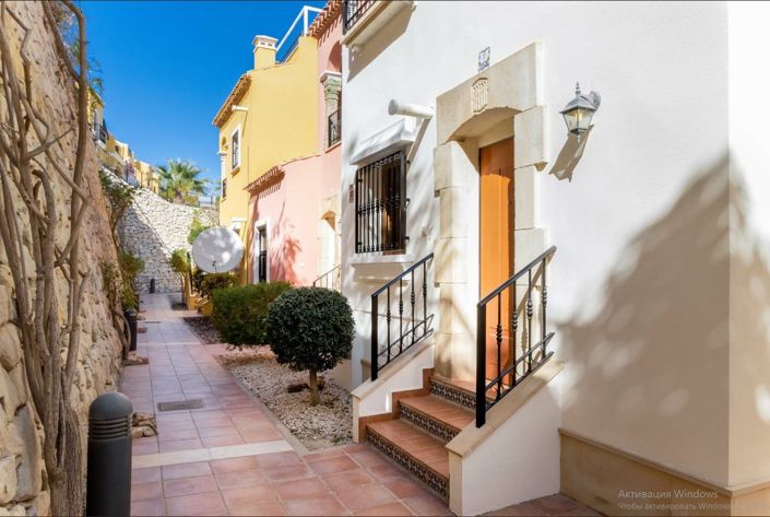 Image No.25-2 Bed Townhouse for sale