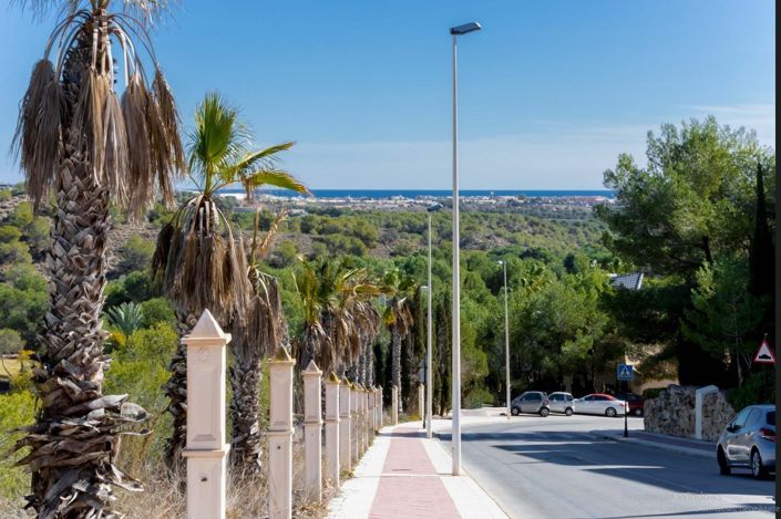 Image No.29-2 Bed Townhouse for sale