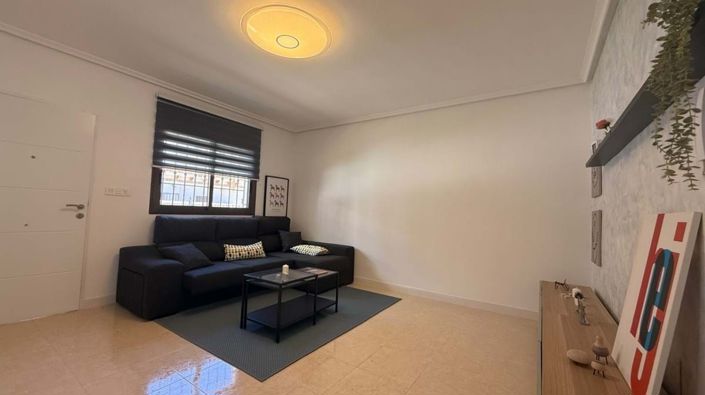 Image No.14-3 Bed Townhouse for sale