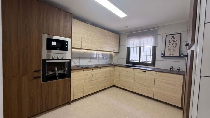 Image No.16-3 Bed Townhouse for sale