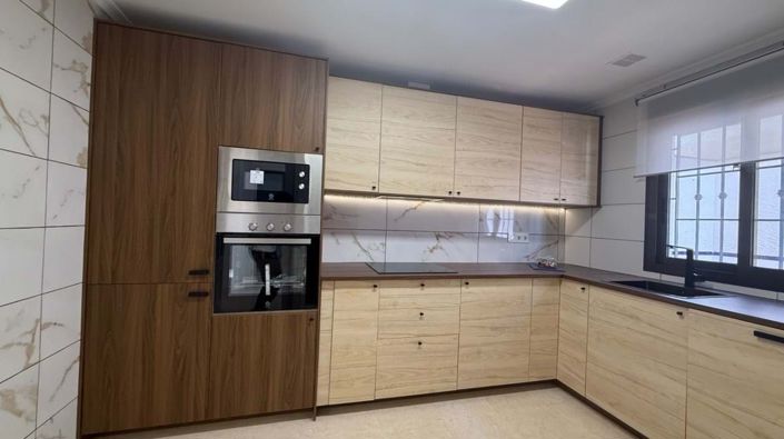 Image No.17-3 Bed Townhouse for sale