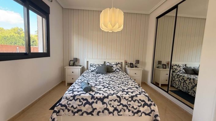 Image No.6-3 Bed Townhouse for sale