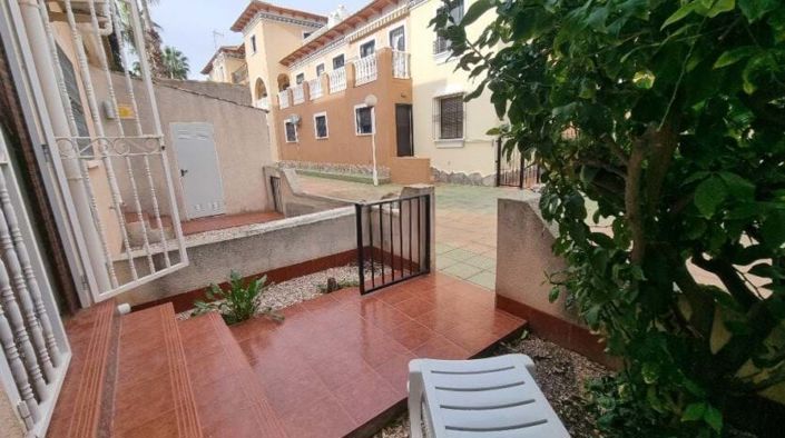 Image No.13-2 Bed Townhouse for sale