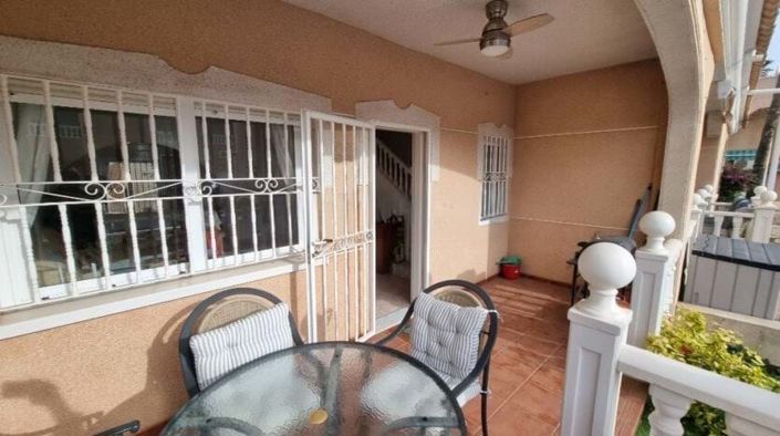 Image No.4-2 Bed Townhouse for sale