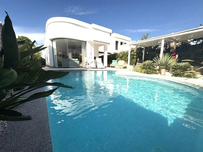 Image No.1-2 Bed Property for sale