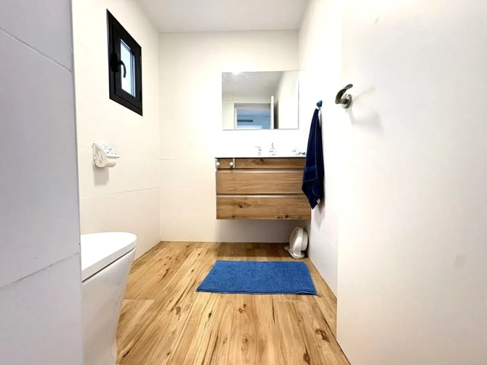 Image No.15-2 Bed Property for sale