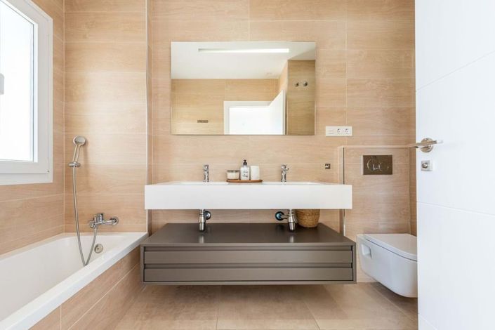 Image No.15-3 Bed Townhouse for sale