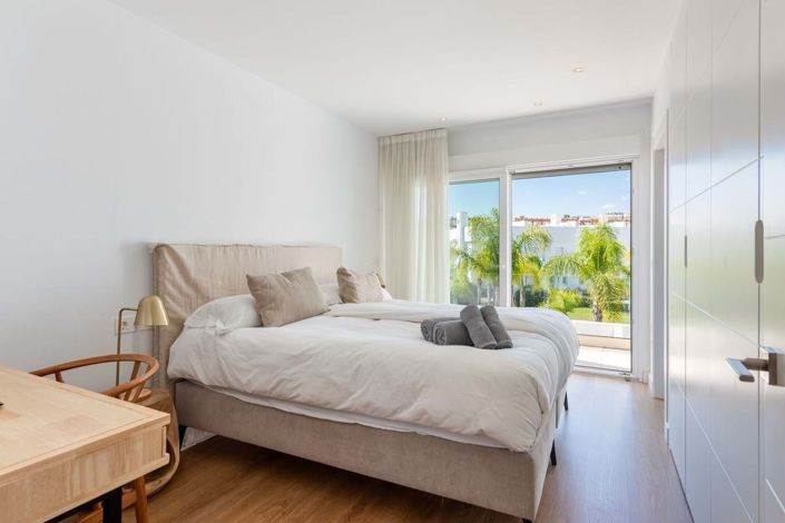 Image No.16-3 Bed Townhouse for sale