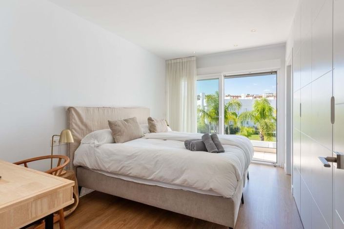 Image No.16-3 Bed Townhouse for sale