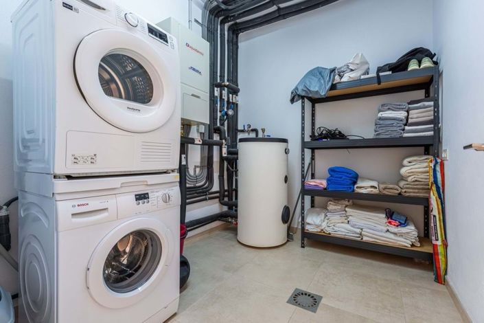 Image No.21-3 Bed Townhouse for sale