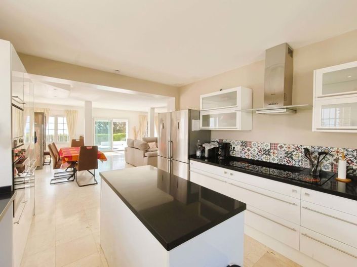 Image No.10-3 Bed Villa for sale