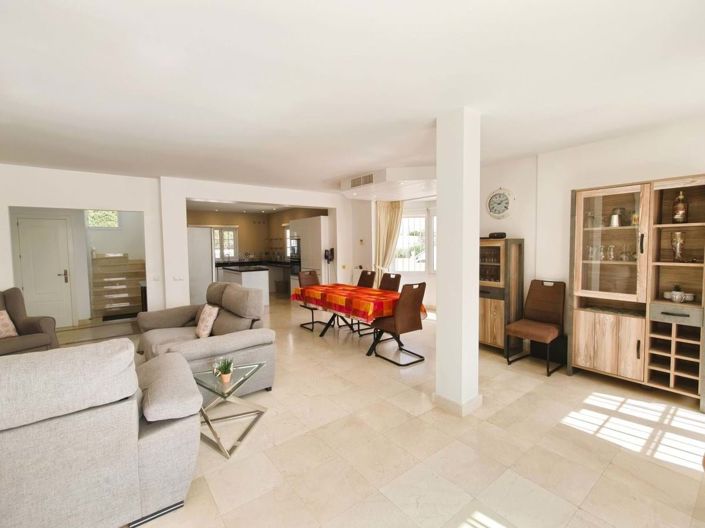 Image No.12-3 Bed Villa for sale