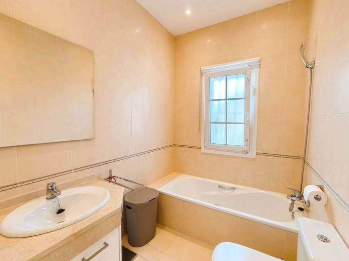 Image No.18-3 Bed Villa for sale