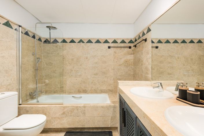 Image No.17-3 Bed Apartment for sale