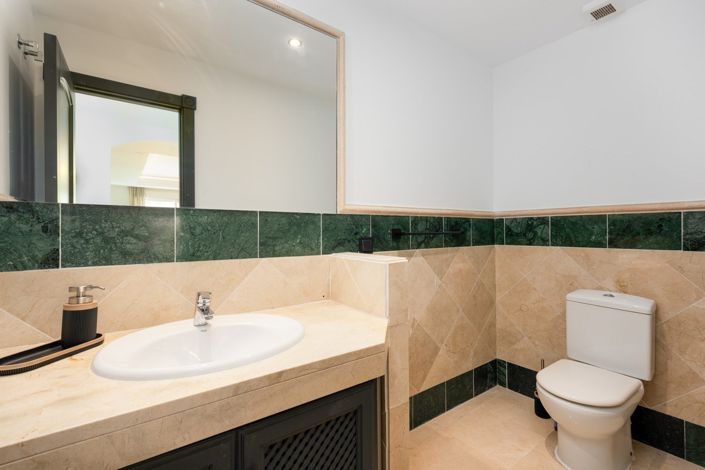 Image No.18-3 Bed Apartment for sale