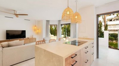 1447-649403-78d1f4f8b6655591b02d22fabb36a692d