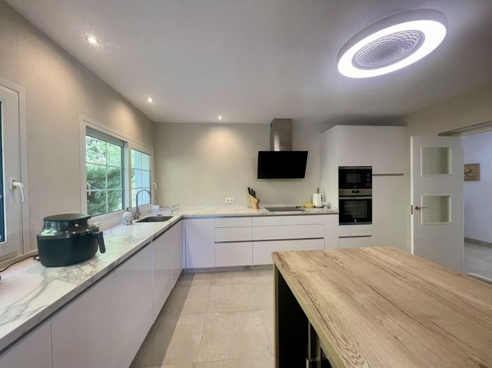 Image No.29-3 Bed Villa for sale