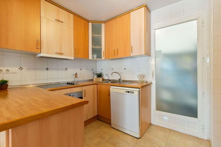 Image No.13-4 Bed Townhouse for sale