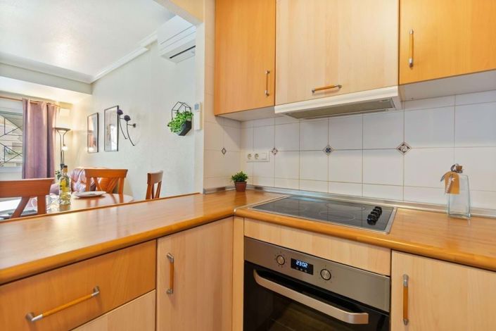 Image No.16-4 Bed Townhouse for sale