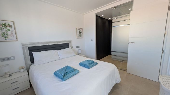 Image No.20-3 Bed Villa for sale