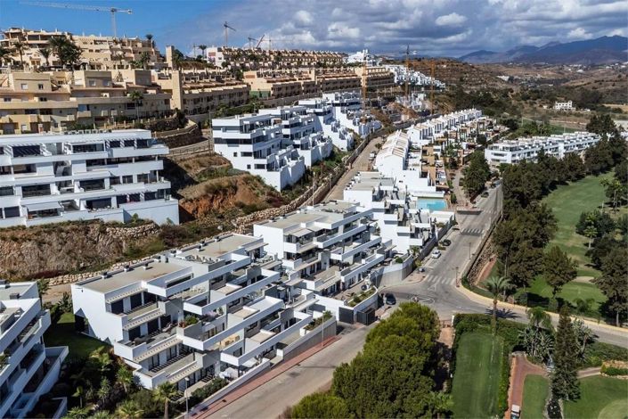 Image No.30-3 Bed Apartment for sale