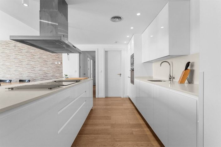 Image No.9-3 Bed Apartment for sale