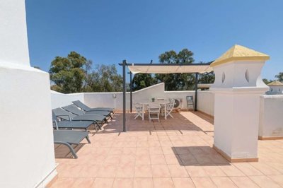 1447-647646-78d1f4f8b6655591b02d22fabb36a692d