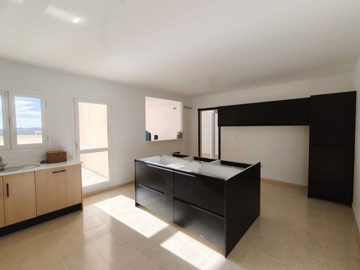 Image No.10-3 Bed Apartment for sale