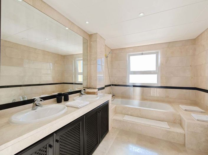 Image No.15-3 Bed Apartment for sale