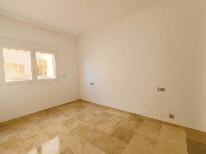 Image No.23-3 Bed Apartment for sale