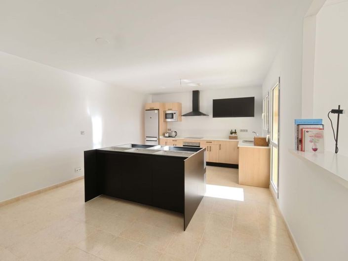 Image No.9-3 Bed Apartment for sale