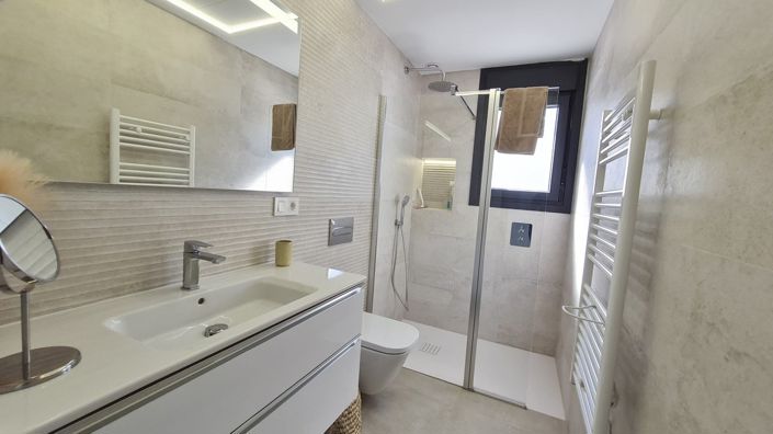 Image No.17-3 Bed Villa for sale