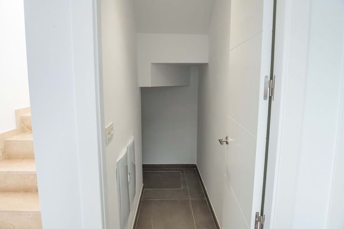 Image No.25-3 Bed Villa for sale