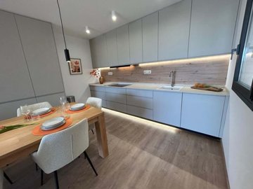 1447-650070-78d1f4f8b6655591b02d22fabb36a692d