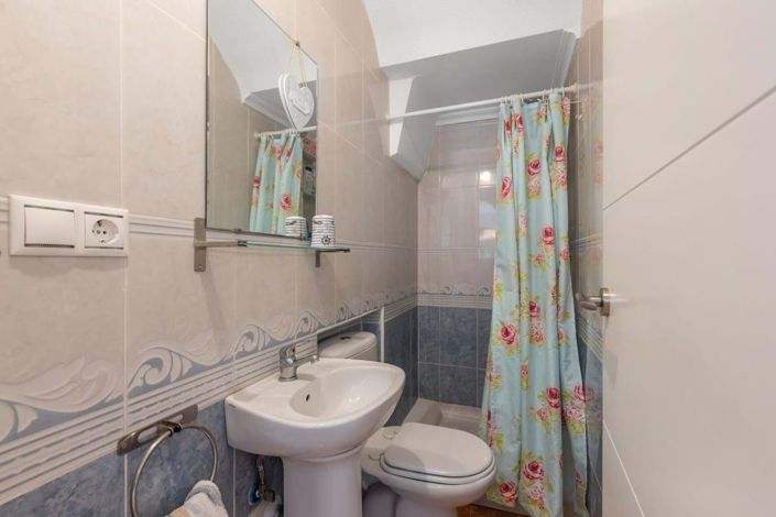 Image No.12-3 Bed Townhouse for sale