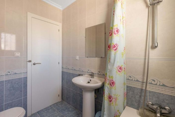 Image No.30-3 Bed Townhouse for sale