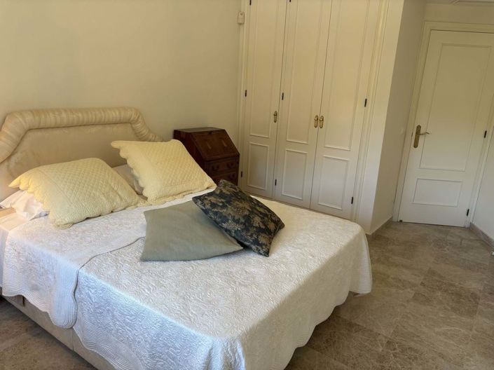 Image No.12-3 Bed Apartment for sale