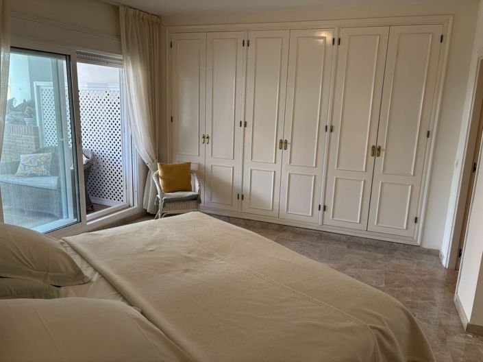 Image No.17-3 Bed Apartment for sale