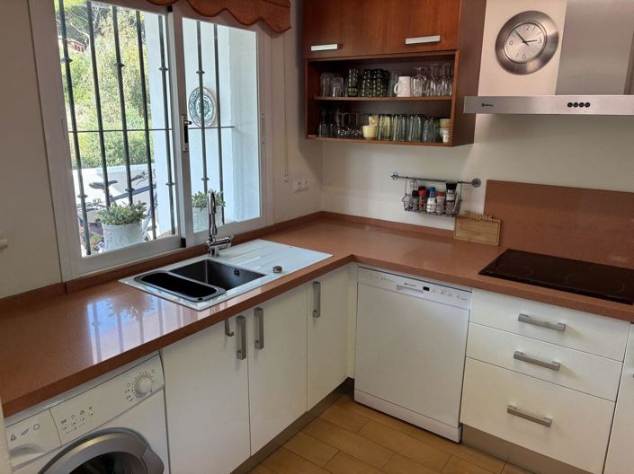 Image No.21-3 Bed Apartment for sale