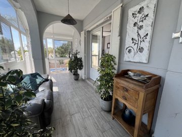 1447-650072-78d1f4f8b6655591b02d22fabb36a692d