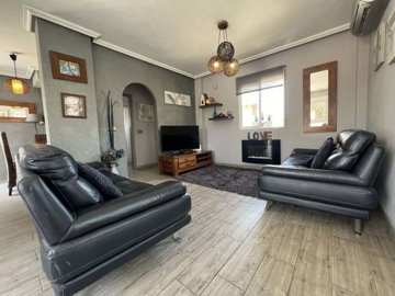 1447-650072-78d1f4f8b6655591b02d22fabb36a692d