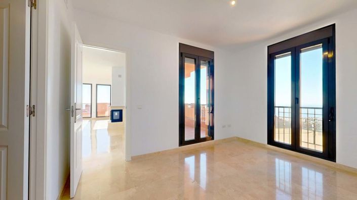 Image No.32-2 Bed Apartment for sale