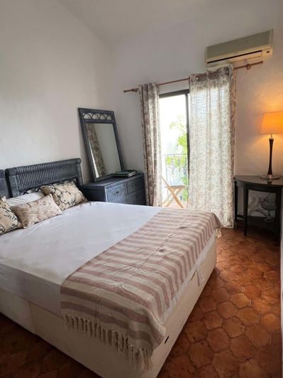 Image No.11-2 Bed Townhouse for sale