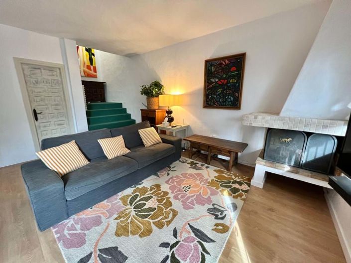 Image No.2-2 Bed Townhouse for sale