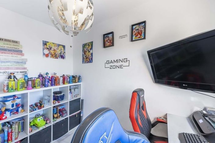 Image No.20-3 Bed Apartment for sale