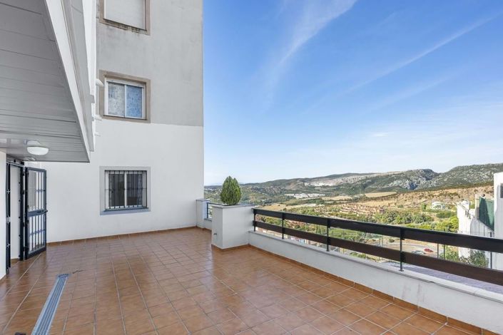 Image No.24-3 Bed Apartment for sale